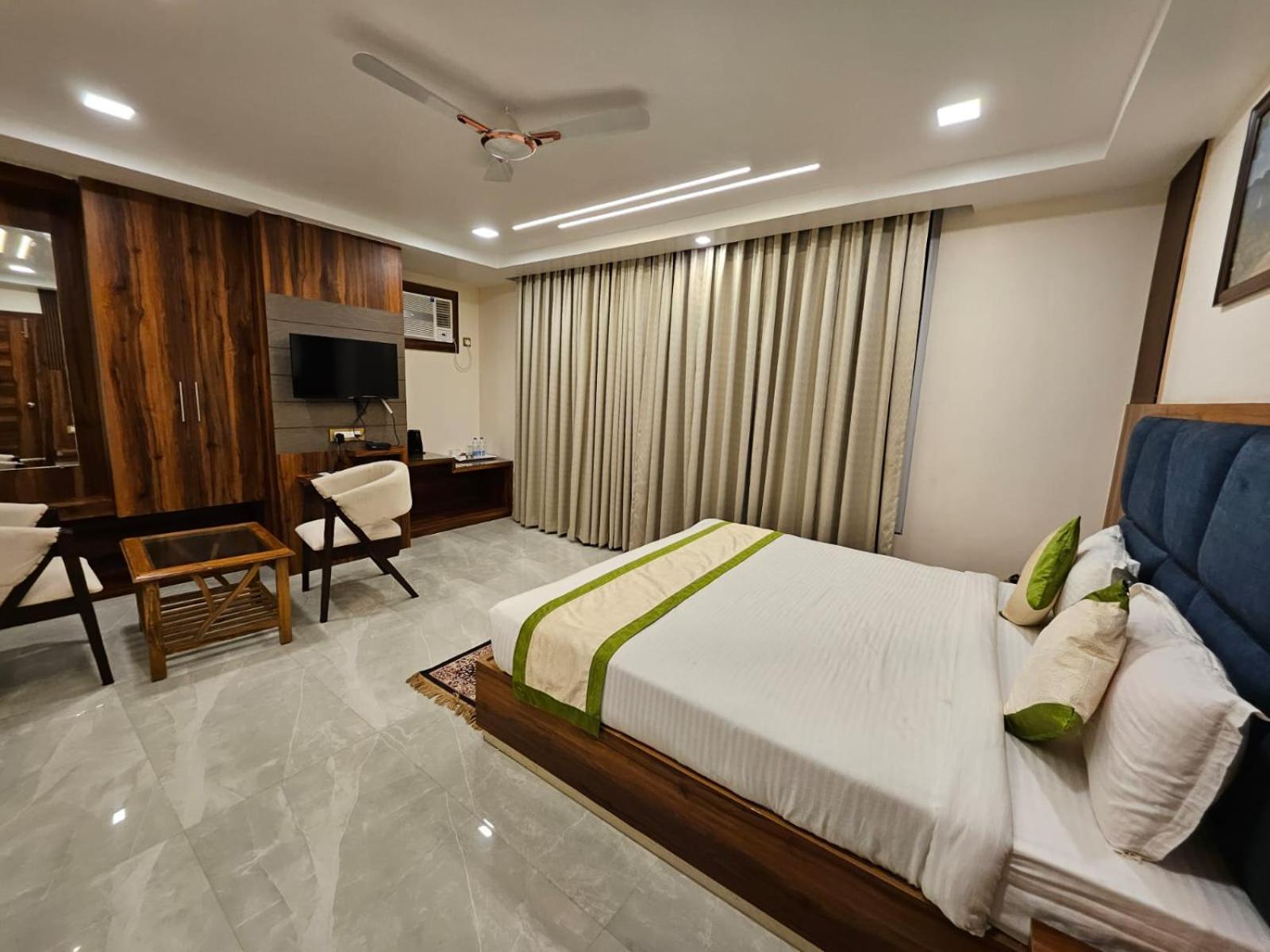 Hotel Maa Laxmi Palace دوغار المظهر الخارجي الصورة