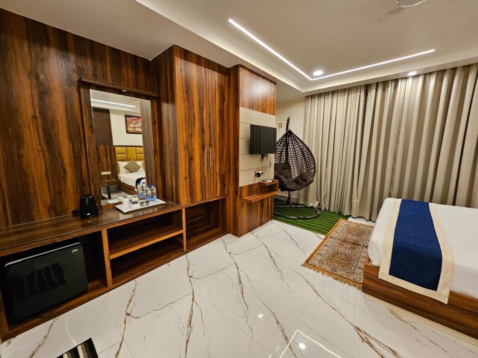 Hotel Maa Laxmi Palace دوغار المظهر الخارجي الصورة