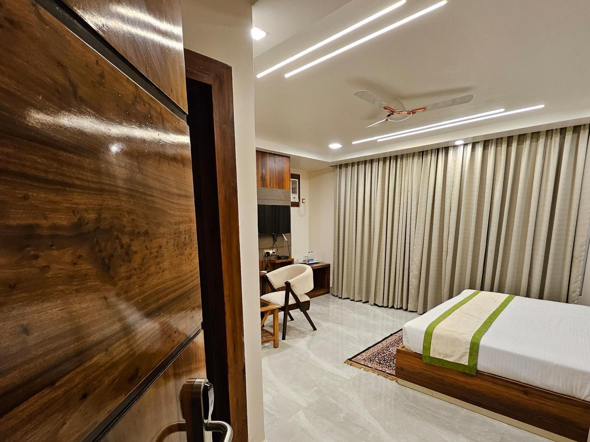 Hotel Maa Laxmi Palace دوغار المظهر الخارجي الصورة